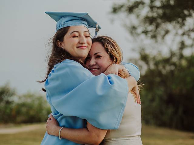 Eventos de Fotos de Formatura no Mirante Dona Marta | Retrato Formanda Del Rodriguez | Relações internacionais, Português e Linguística - Rio de Janeiro