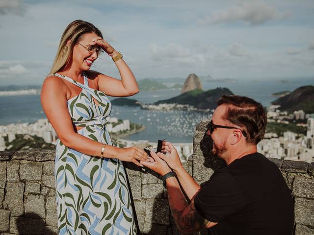 Casais de Fotografia de Pedido de Casamento no Mirante Dona Marta - Rio de Janeiro - RJ | Max e Ingrid