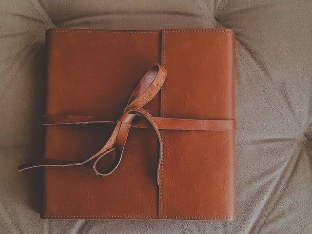 Álbum Impresso de Álbum Fotográfico Impresso Capa de Couro | Natural Newborn Laura | Ensaio Fotográfico de Bebês no RJ 