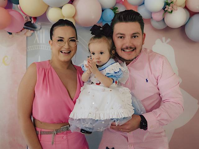 Aniversários Infantis de Alice - 1 Ano