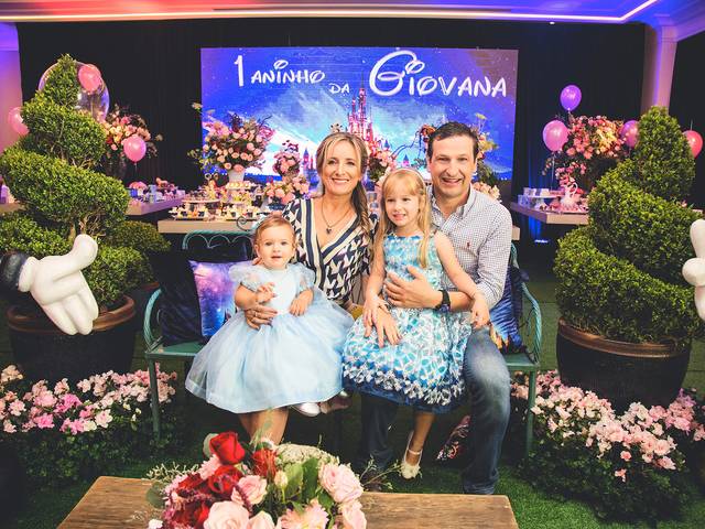 Aniversários Infantis de Giovana - 1 Ano