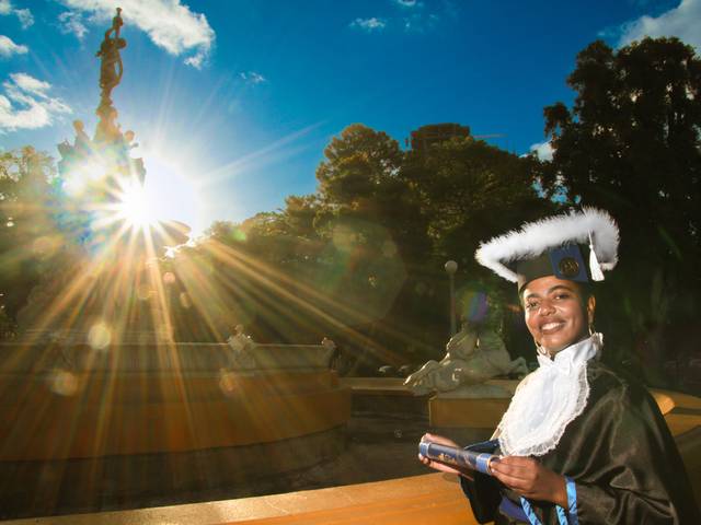 Ensaio Fotográfico de Formatura de Ensaio Fotográfico Tatiana Cuba - Teatro UFPEL