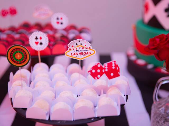 Festa Aniversário Adulto de FOTOGRAFIA FESTA - ANIVERSÁRIO VÍRGINIA - 18 ANOS