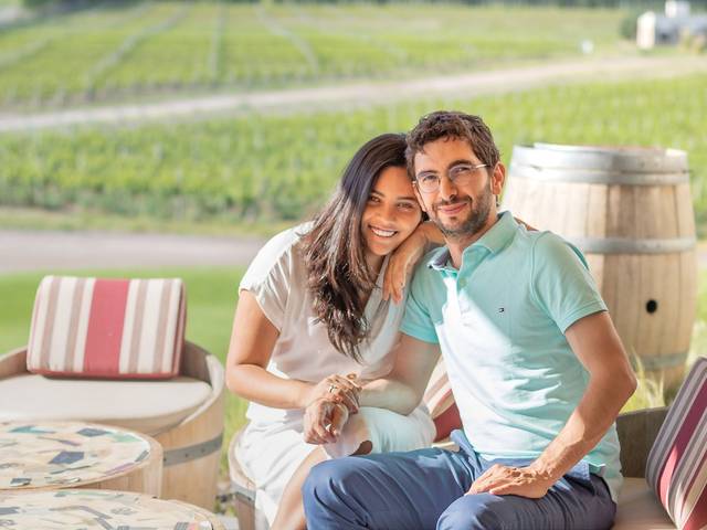 Casal de Uma vinícola, um casal e um anel... Preciso dizer mais alguma coisa?