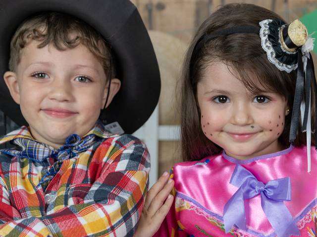 Ensaio de Bebês e Crianças de Ensaio Junino Mel e Pedro