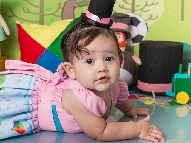 Ensaio de Bebês e Crianças de Ensaio de Acompanhamento Mensal da Selena - 10 meses 