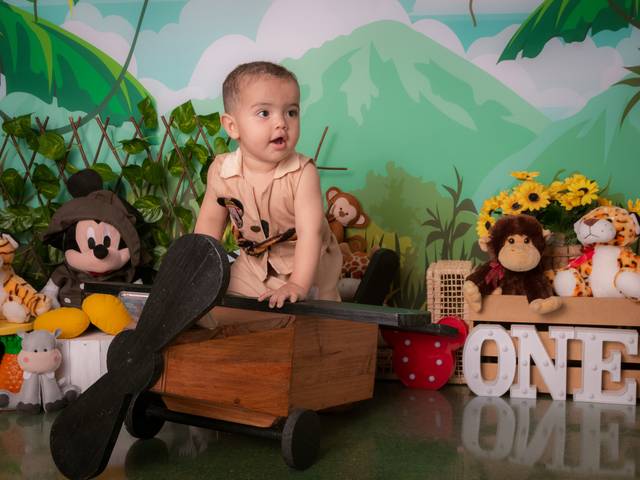 Cake Smash de Ensaio do Vitor Hugo - 1 ano - Mickey Safari