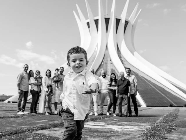 famílias e kids de Batismo do Miguel na Catedral de Brasília