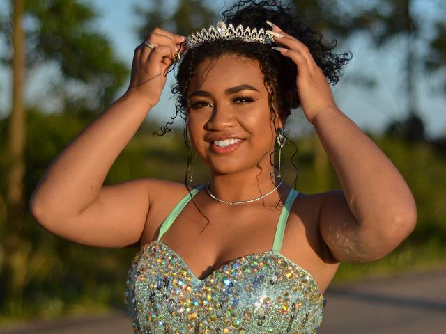 Book de 15 anos de Taemy Vargas - Book de 15 anos