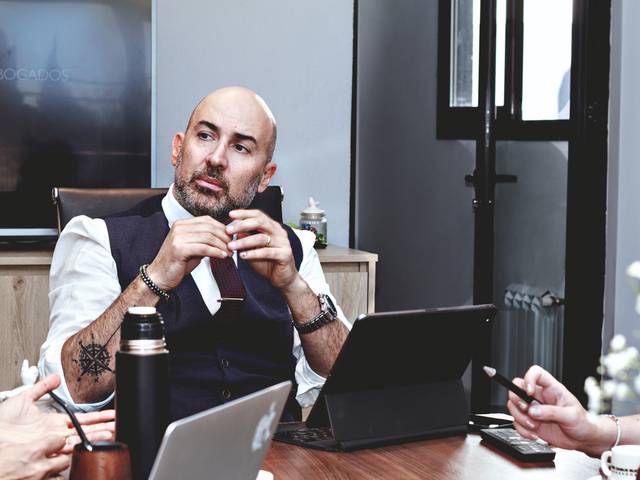 Perfiles Profesionales de Hernán Kees