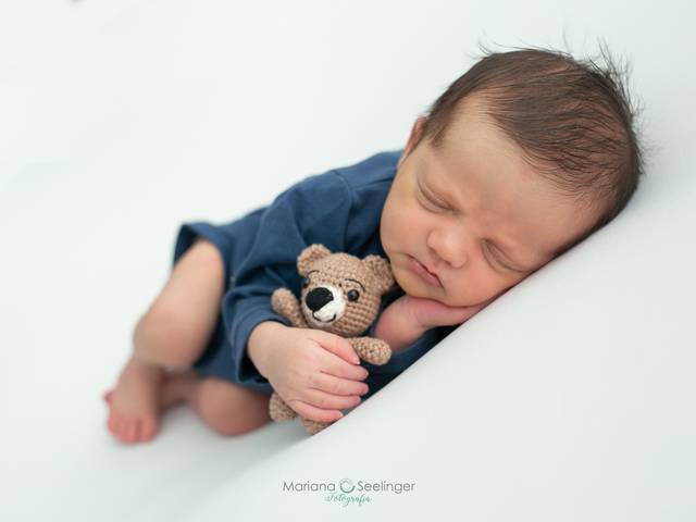 NEWBORN de VICTOR HUGO