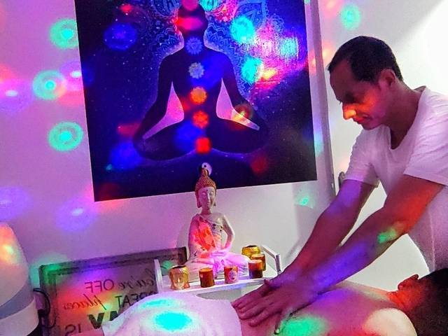 Massagem  de O QUE É MASSAGEM RELAXANTE?