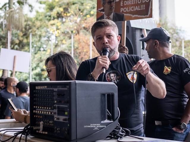 Fotojornalismo de POLÍCIA CIVIL REALIZA MANIFESTAÇÃO EM BH