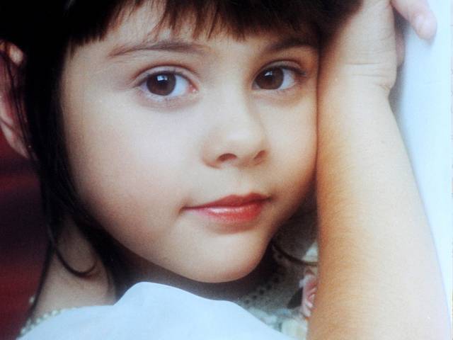 FOTOS de CRIANÇAS de Fotos de Crianças Produzidas Com Luz de Studio e Roupas de Studio Fotográfico