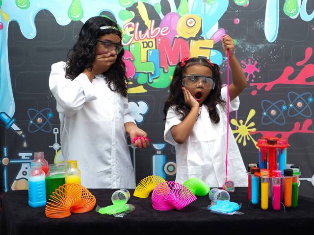 Ensaio Infantil  de Laboratório Slime 