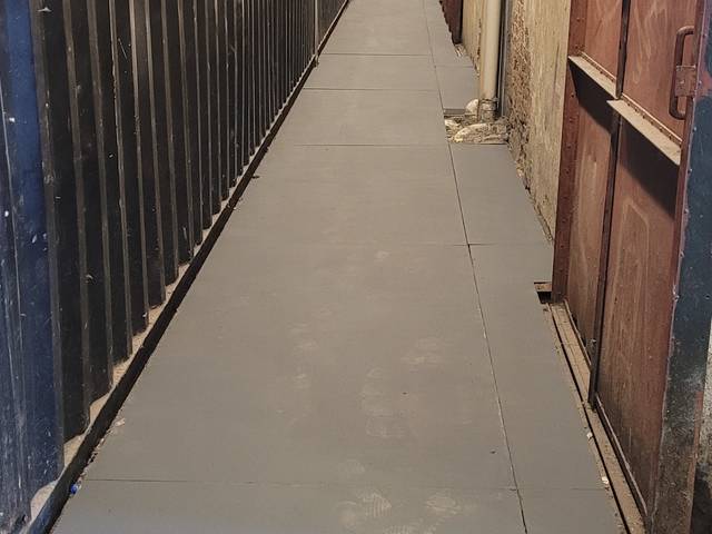 Civil de Montagem de Piso em modelo cimentício