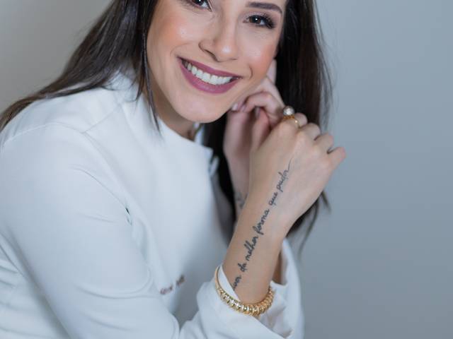 Corporativo de Marcela Perucini