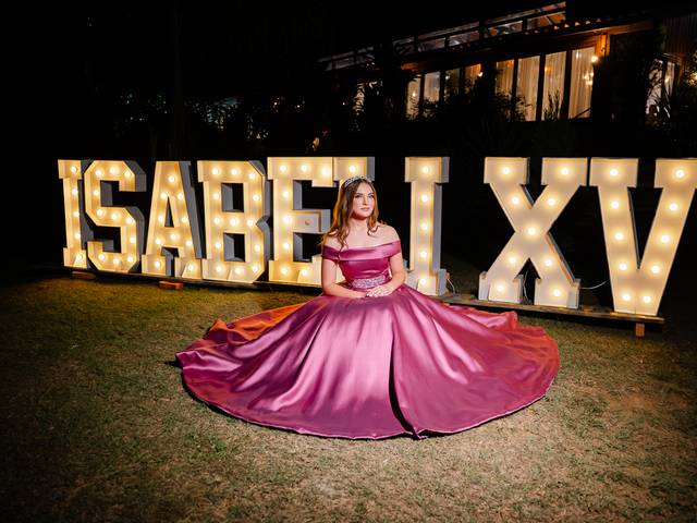 DEBUTANTE de Isabeli