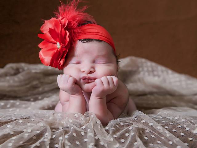 Newborn de New Born Isadora