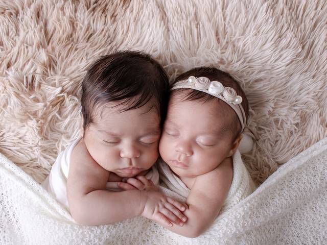 Ensaio Newborn de VIcente e Laura - Gemeos