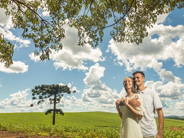 Pré Wedding de O ensaio pré-wedding de Gabi e Jorge em Campos Novos: Capturando amor sob o sol