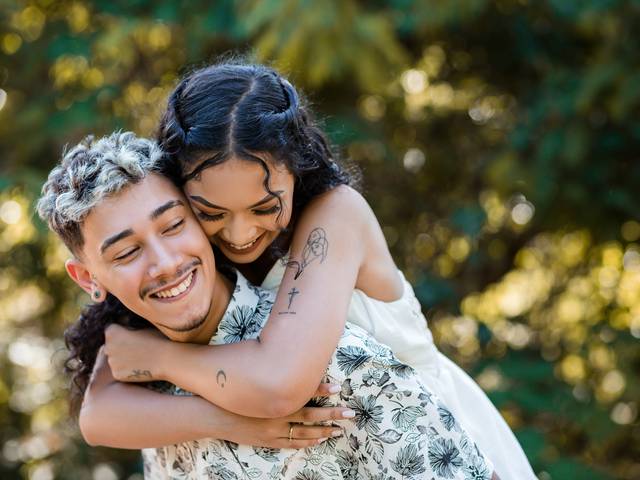 ENSAIO EXTERNO  de PRE WEDDING NA CACHOEIRA COMO CENARIO