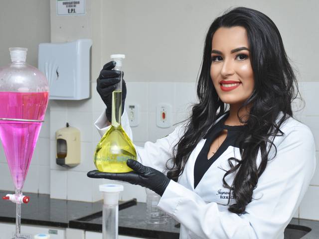 Ensaio Externo de Farmácia - Iespes