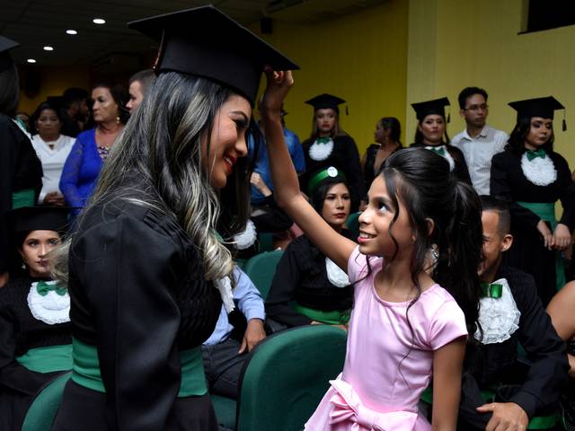 Outorga de Grau de Outorga Iespes - Estética e Cosmética e Redes de Computadores