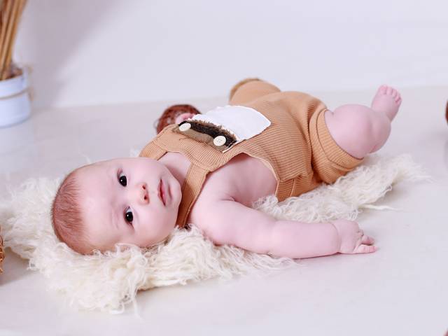 Acompanhamento de bebês de Temas para acompanhamento. Meninos com 3 meses. 