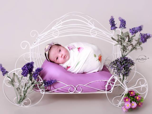 Newborn de Ensaio de bebê recém nascida, Aurora  com 21 dias. Ensaio de Newborn em Pirituba, Parque São Domingos e Jaraguá em São Paulo.