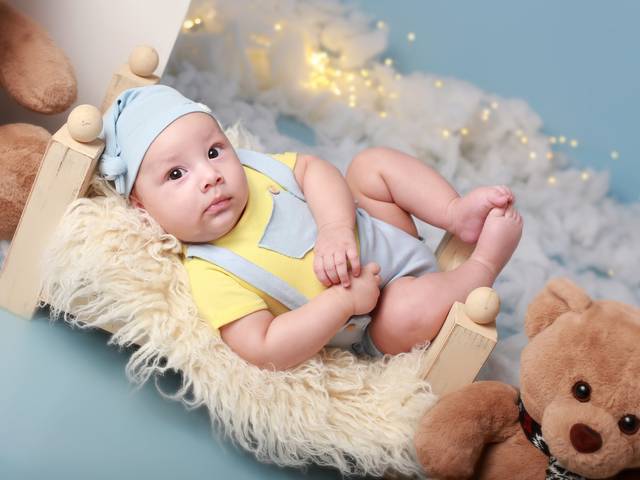 Acompanhamento de bebês de Sessão fotográfica de bebê com 3 meses. Acompanhamento trimestral do Noah.