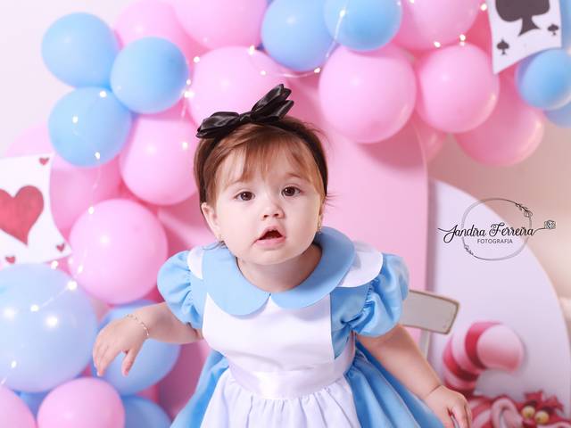 Smash The Cake de Estúdio fotográfico para Smash The Cake em São Paulo Capital, com o tema Alice no pais das maravilhas.