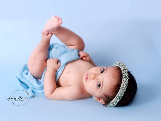 Acompanhamento de bebês de Estúdio para acompanhamento fotográfico de bebê em São Paulo, zona norte, Anna Laura com 9 meses.