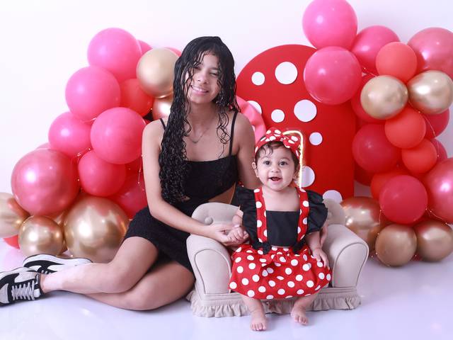 Smash The Cake de Ensaio Smash the Cake em Estúdio em São Paulo – Tema Minnie, para o 1º Aniversário