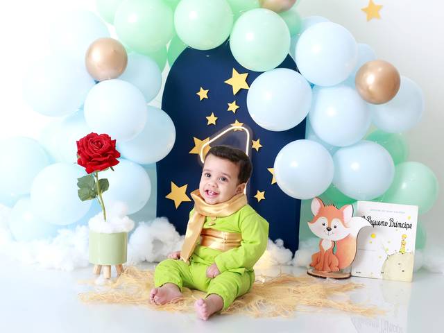 Smash The Cake de Ensaio Fotográfico de 1 Aninho realizado em São Paulo – Smash the Cake com Tema Pequeno Príncipe