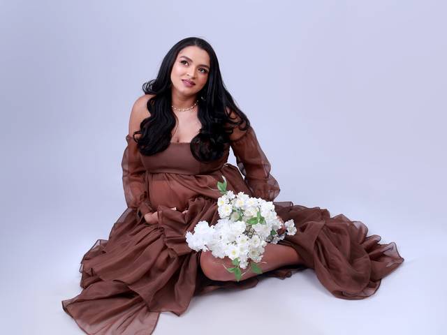 Gestantes de Estúdio fotográfico completo para ensaio de Gestante em São Paulo no Bairro do Jaraguá próximo de Pirituba. Ensaio com o marido.