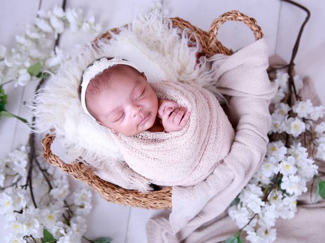 Newborn de Fotógrafa para ensaio de recém-nascida em São Paulo/  Ensaio de Newborn da Maria Alice realizado em estúdio especializado.