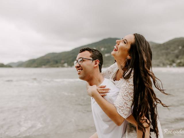 Pré Casamentos  de Pré-casamento na praia | Laís e Tiago | Santos-SP