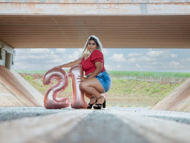 ENSAIO FOTOGRÁFICO  de POLIANA 