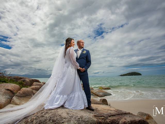 Casamentos de Eles casaram na frente de casa...