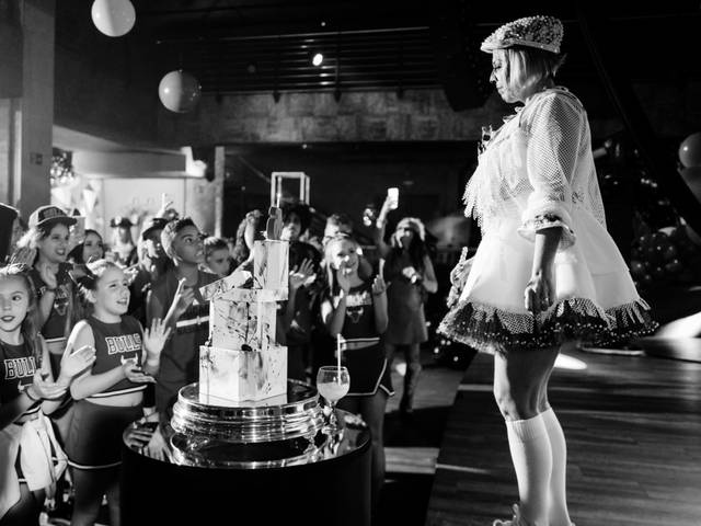 Aniversários de Andrea 46 Anos