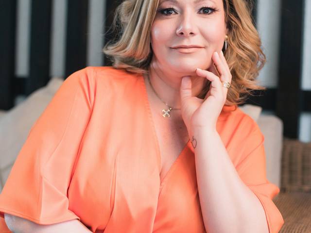 Corporativo de Ensaio Corporativo Aline