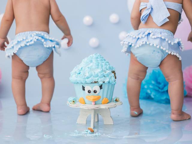 Smash the Cake de Smash the Cake | Galinha Pintadinha Candy Colors para as gêmeas Manuela & Sofia