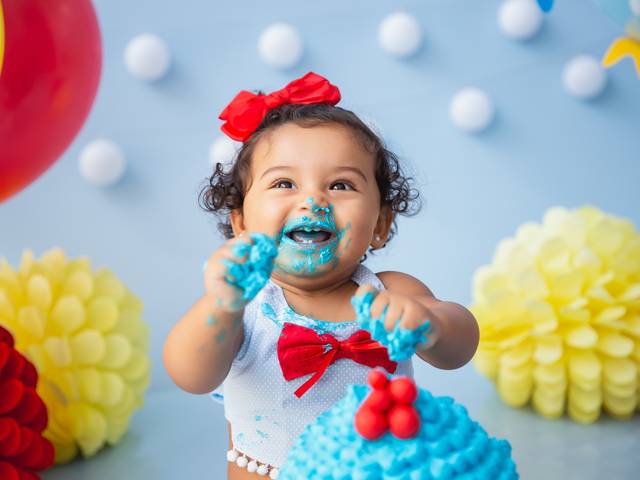 Smash the Cake de Smash the Cake | Maria Flor e a Galinha Pintadinha