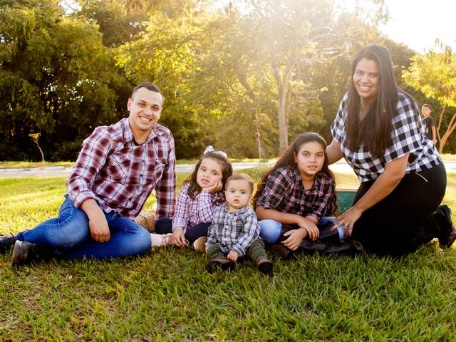 FAMÍLIAS de LAURA E FAMÍLIA