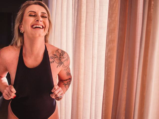 ENSAIO PESSOAL de Aline Wingert | Sessão Fotográfica Sensual