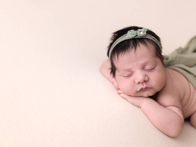 Newborn de Ísis