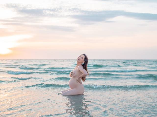 Maternity Session of DANI WAITING DERICK
