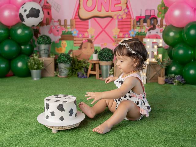 Cake Smash Session of Giullia's Cake Smash Session