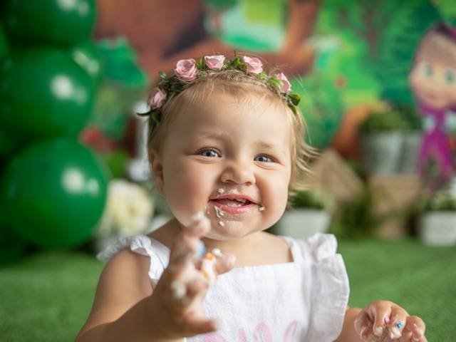 Cake Smash Session of Alissa's Cake Smash Session